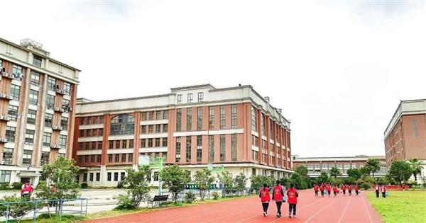 红色周末红心闪耀记温州市滨海高级中学党支部红色星期天活动